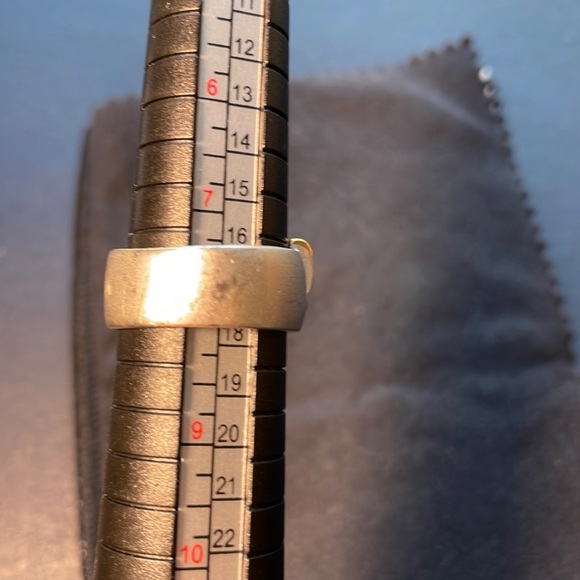 Men's Ring - Picture 2 of 7